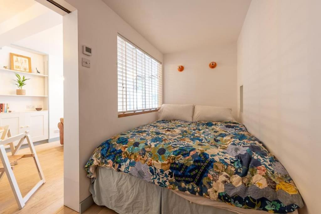 Lovely Self-Contained Basement Studio With Kitchen Londres Exterior foto